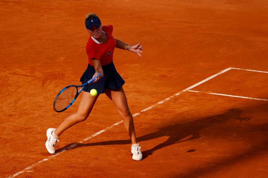 Sofia Kenin em ação durante o seu jogo contra Cristina Bucsa