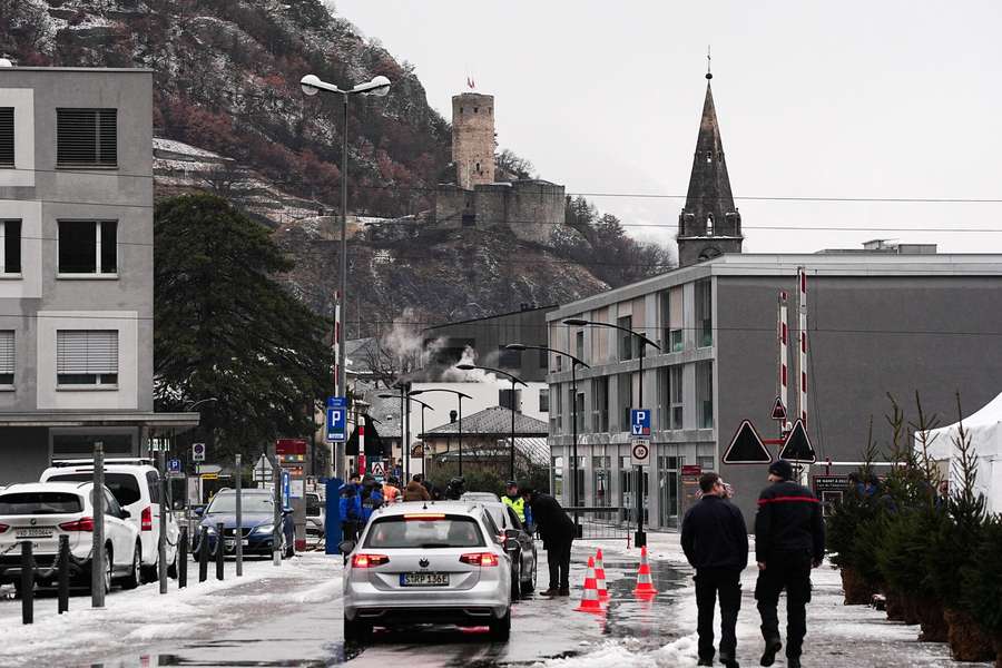 Nouă tineri fotbalişti elvețieni se numără printre cele 40 de persoane care şi-au pierdut viața în incendiul izbucnit într-un bar din Crans-Montana