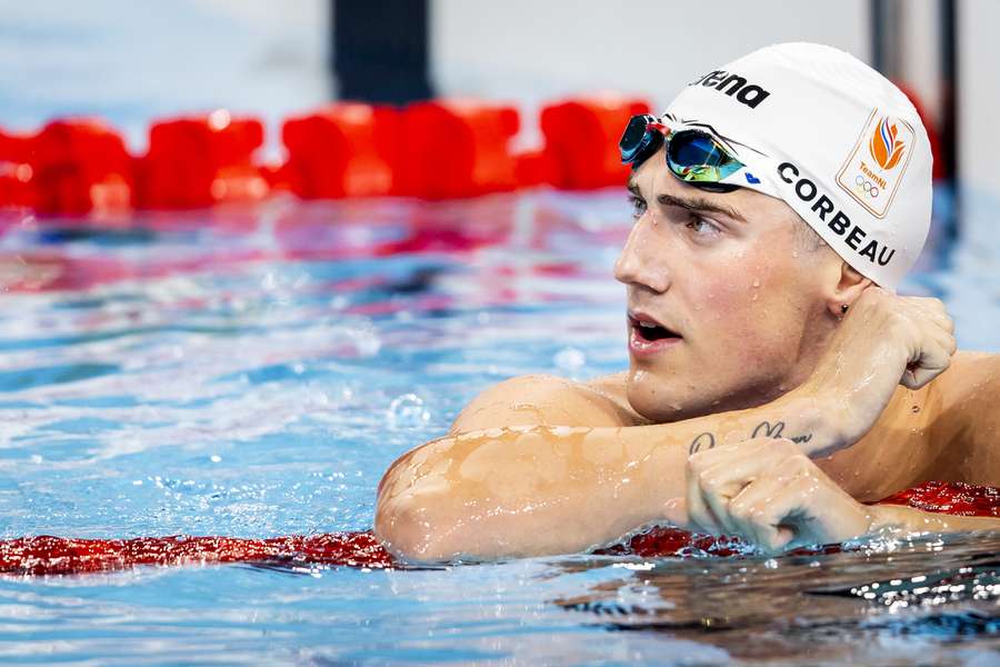 Caspar Corbeau zwemt de finale 200 meter schoolslag