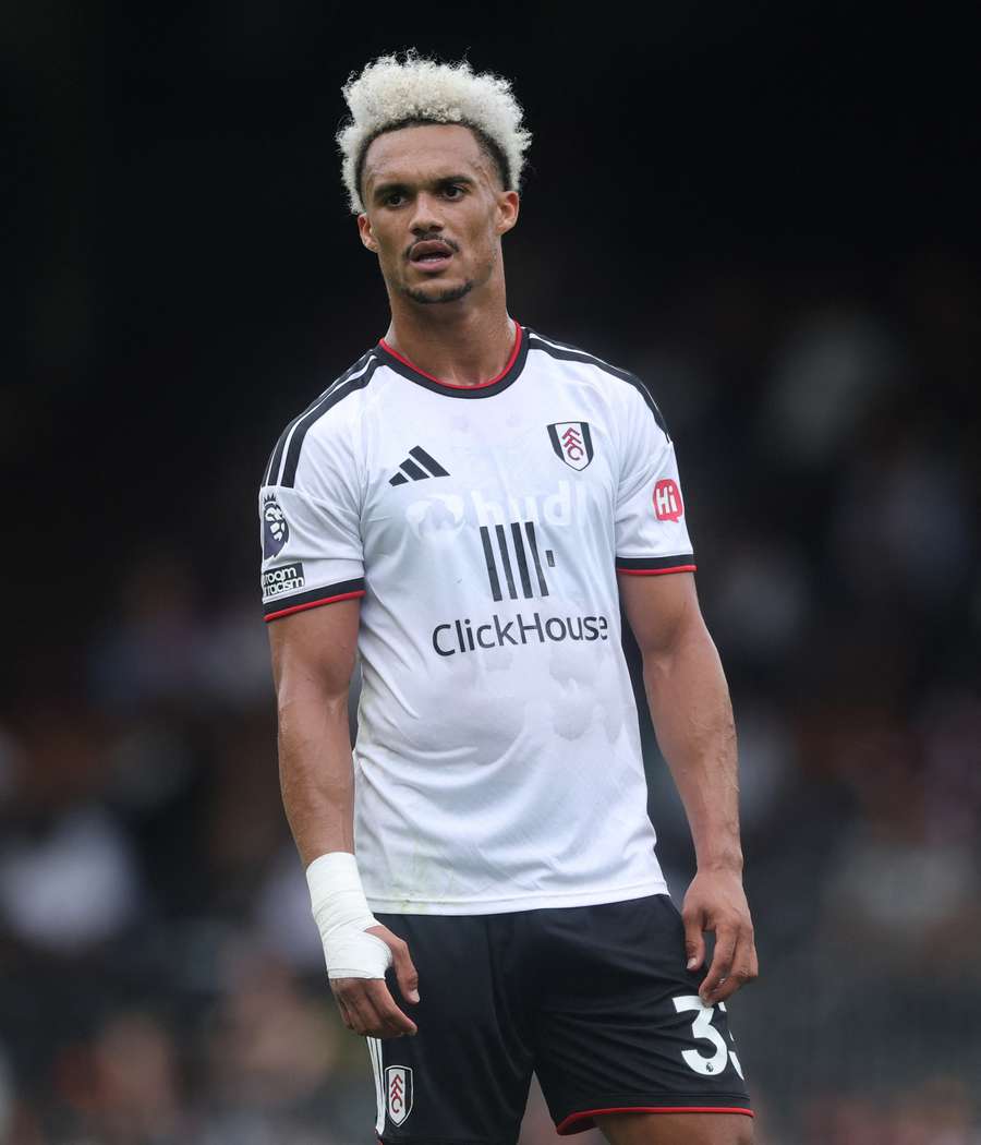 Antonee Robinson în amicalul de presezon dintre Fulham și VFB Stuttgart Antonee Robinson în amicalul de presezon dintre Fulham și VFB Stuttgart