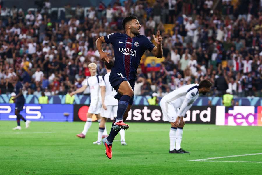 Goncalo Ramos slaví vyrovnávací gól v zápase s Tottenhamem. 