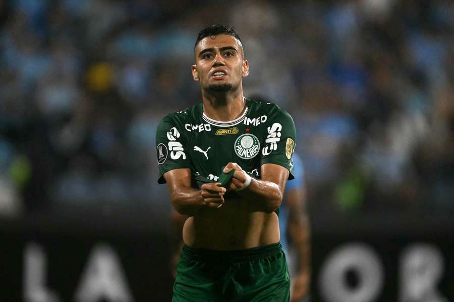 Andreas Pereira é o homem da bola parada do Palmeiras