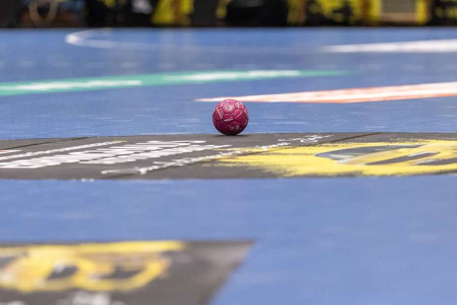 Federația Europeană de Handbal (EHF) a anunțat că este în căutarea unei gazde alternative