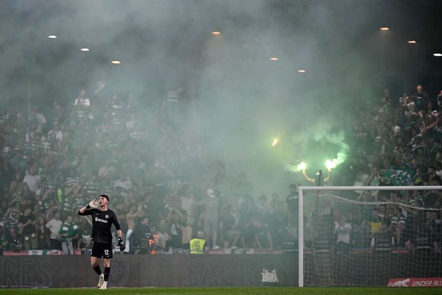 Franco Israel operado ao joelho desfalca Sporting até final da época 