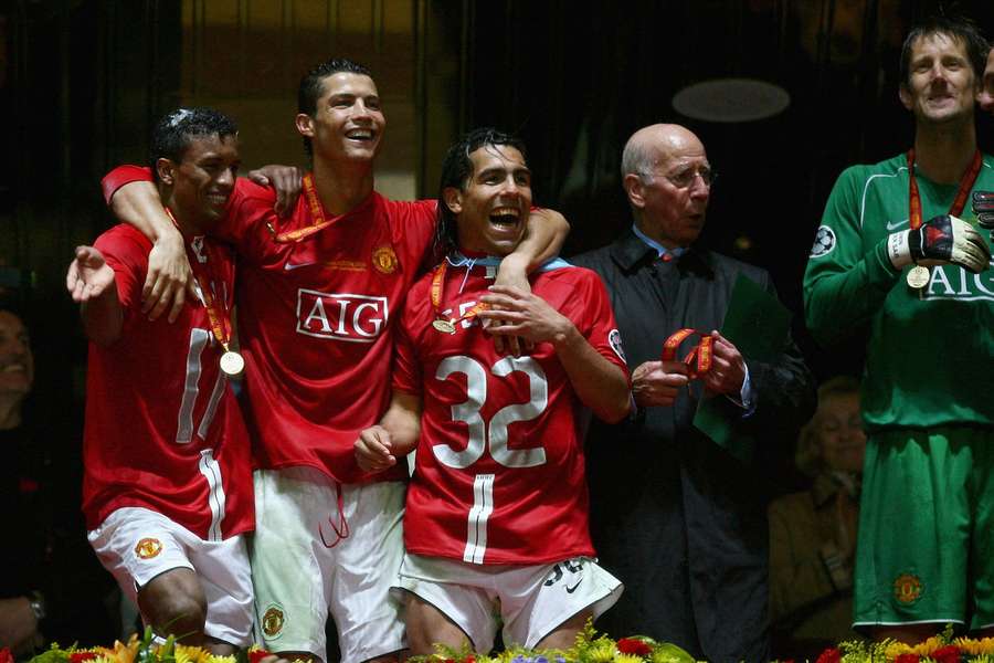 Tevez e Ronaldo foram colegas de equipa em Manchester Tevez e Ronaldo foram colegas de equipa em Manchester