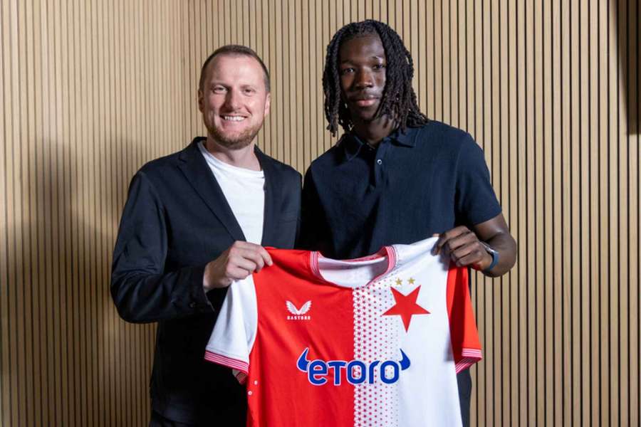 Slavii posílil talentovaný francouzský křídelník Lamine Cissé. Slavii posílil talentovaný francouzský křídelník Lamine Cissé.