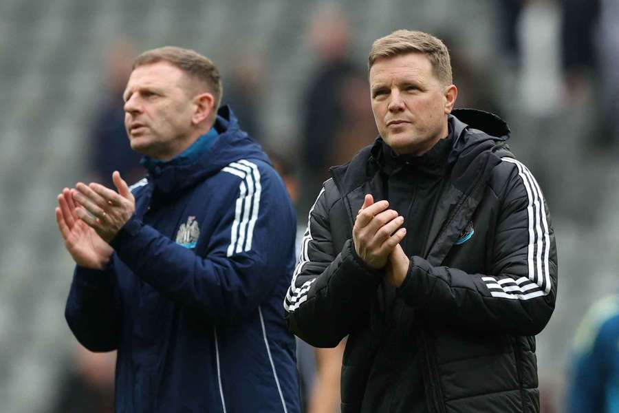 Howe applauds the Newcastle fans
