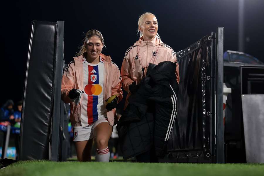 Korbin Shrader e Sofie Svava, jogadoras do OL Lyonnes