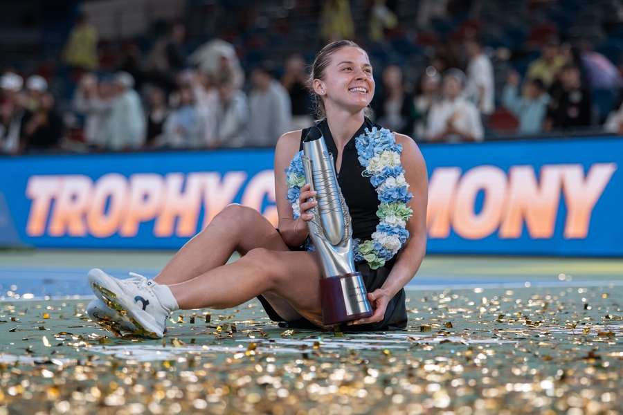 Chwaliňská s trofejí pro vítězku. Chwaliňská s trofejí pro vítězku.