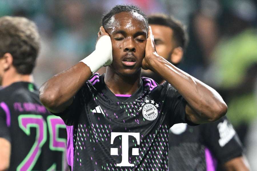 Mathys Tel, do Bayern, durante vitória contra o Bremen