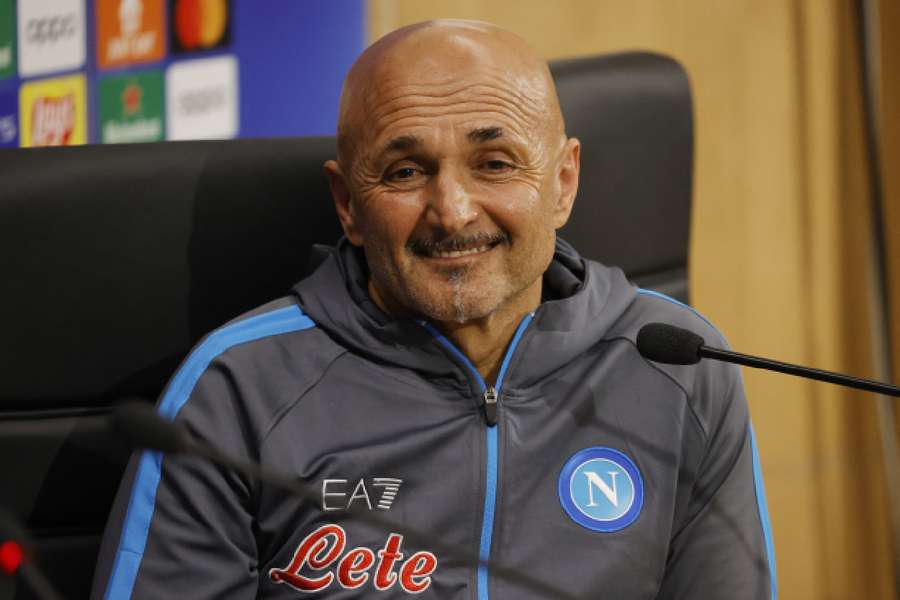 Napoli-træner Luciano Spalletti under pressemødet før kampen