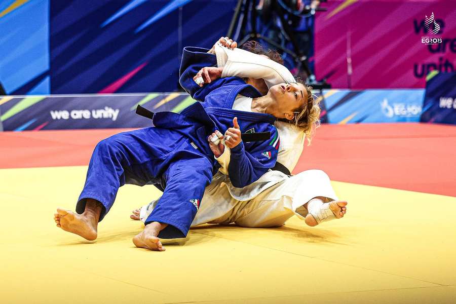 Depois de triunfo por 4-3 sobre os magiares, o sonho de medalha na prova que vale por Campeonato da Europa ruiu frente aos transalpinos