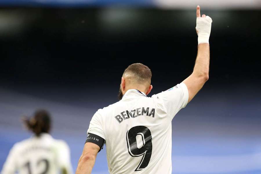Benzema a purtat ultimele sezoane tricoul cu numărul 9
