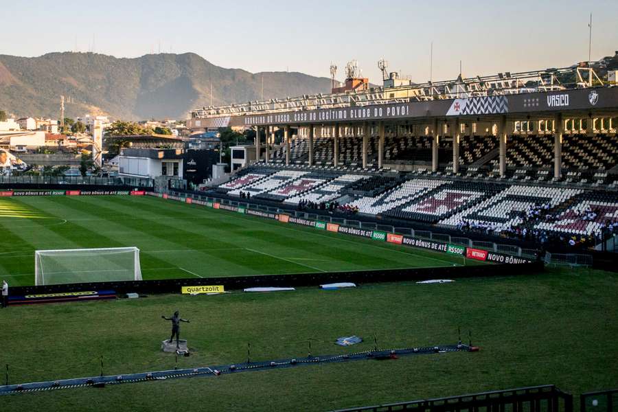 Vasco jogará 30 dias sem sua torcida no Brasileirão