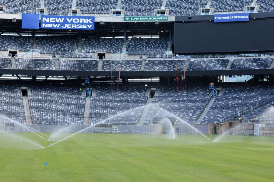 Placa com o símbolo de Nova York e Nova Jersey no Metlife Stadium