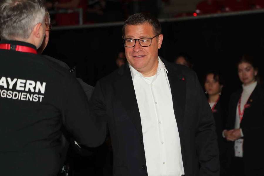 Bayerns Sportvorstand in bester Laune: Das Lazarett lichtet sich