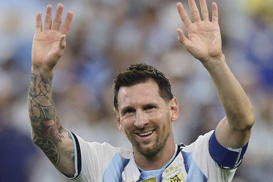Messi ukončil reprezentačnú kariéru. Messi ukončil reprezentačnú kariéru.