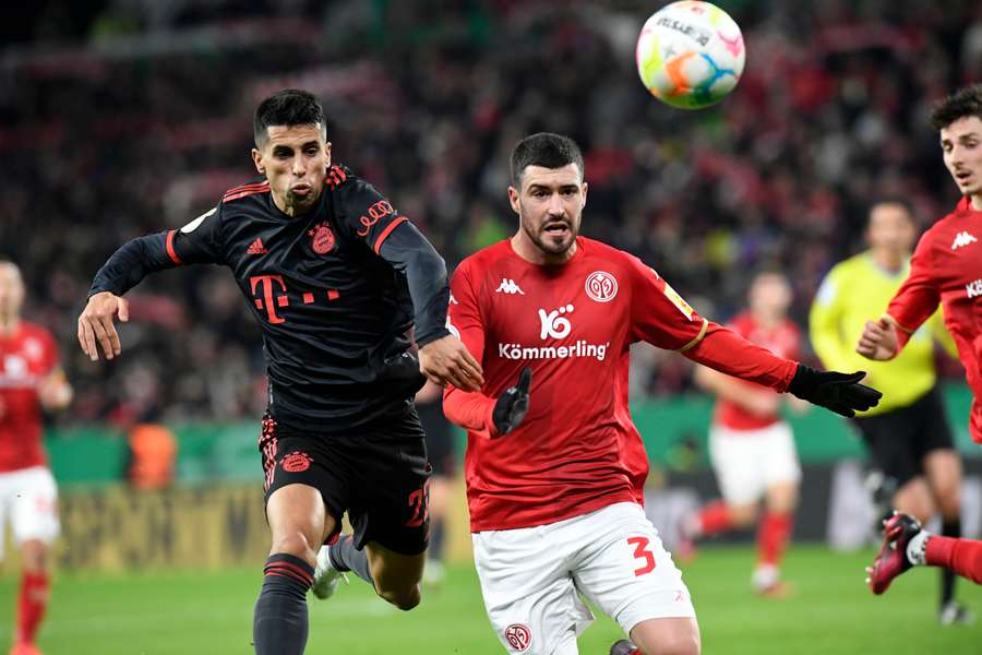 João Cancelo estreou-se com uma assistência na vitória do Bayern