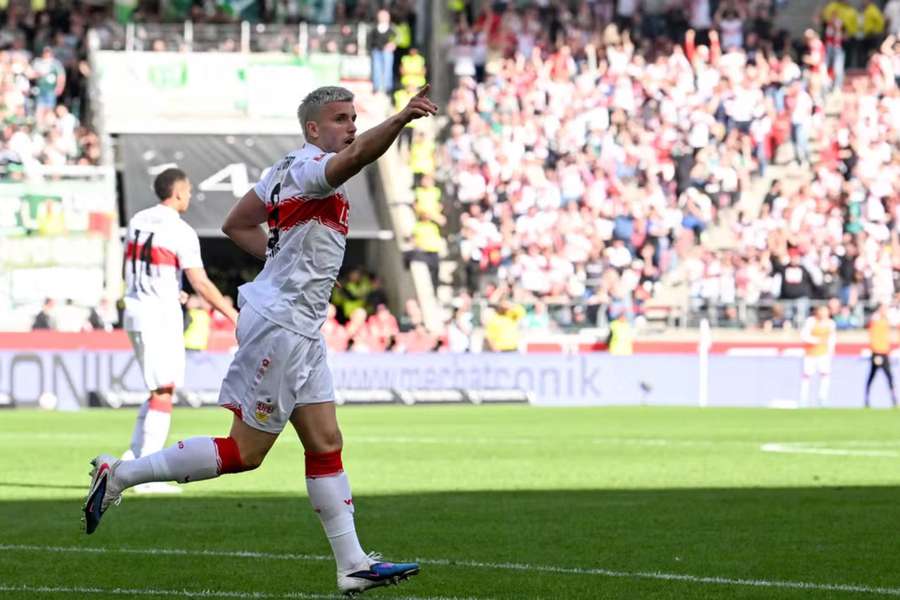 Bod Stuttgartu vystřelil žolík Demirovič.