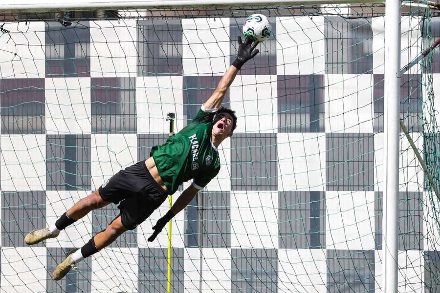 Tomé Sousa titular na baliza axadrezada