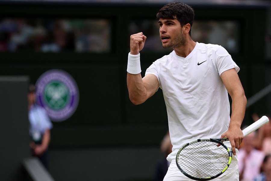 Alcaraz verslaat stugge Humbert en is voor tweede keer in zijn carriere kwartfinalist op Wimbledon