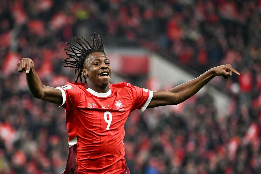 Agent responds to Napoli interest for Freiburg midfielder Manzambi Agent responds to Napoli interest for Freiburg midfielder Manzambi