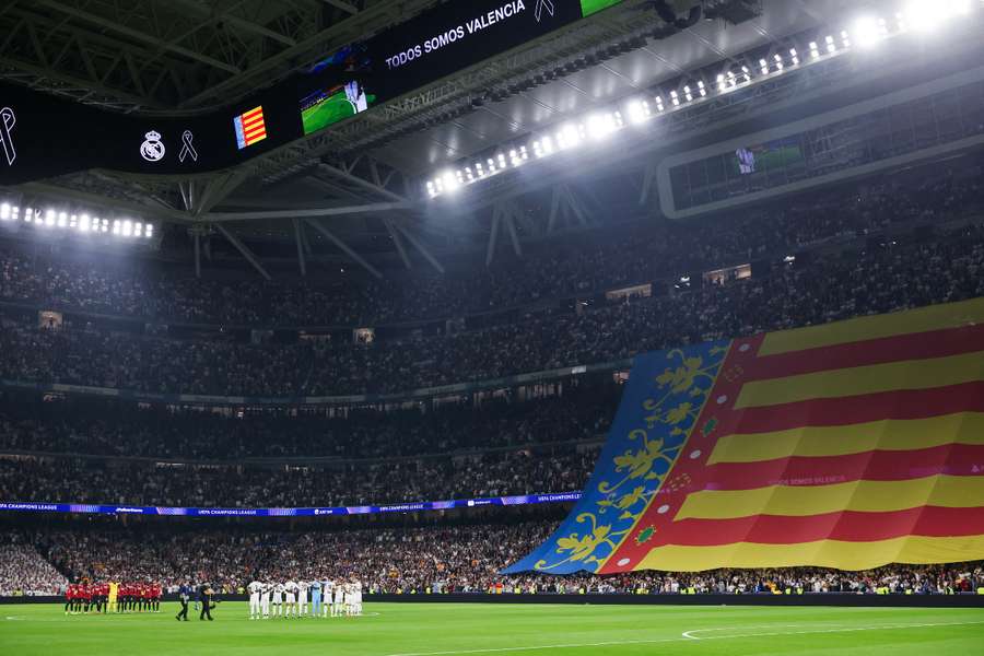 Imagen del Bernabéu con la senyera valenciana