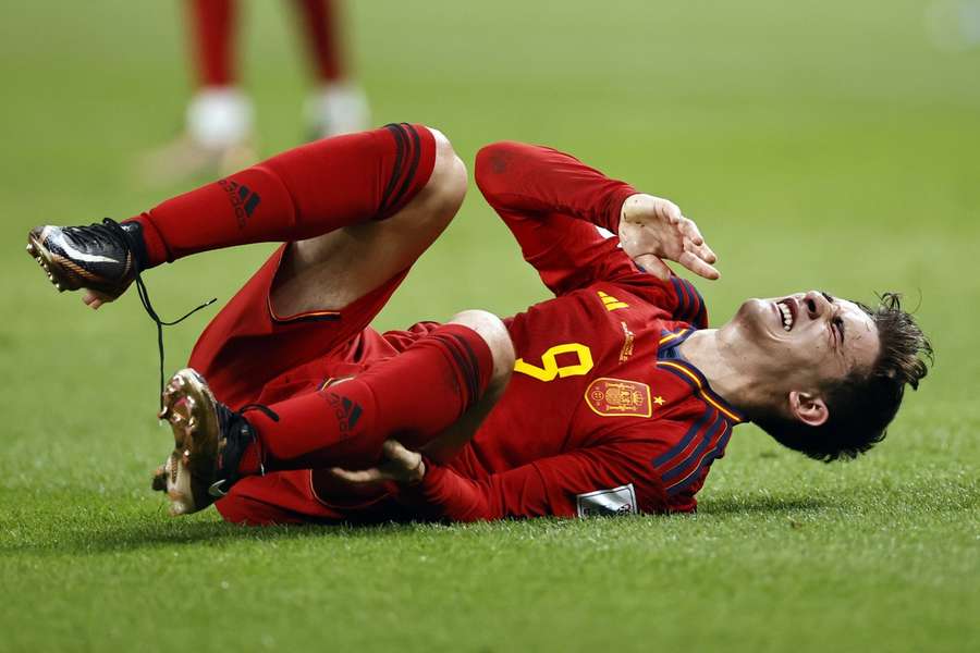 Gavi utrpel vážne zranenie kolena v zápase za Španielsko.