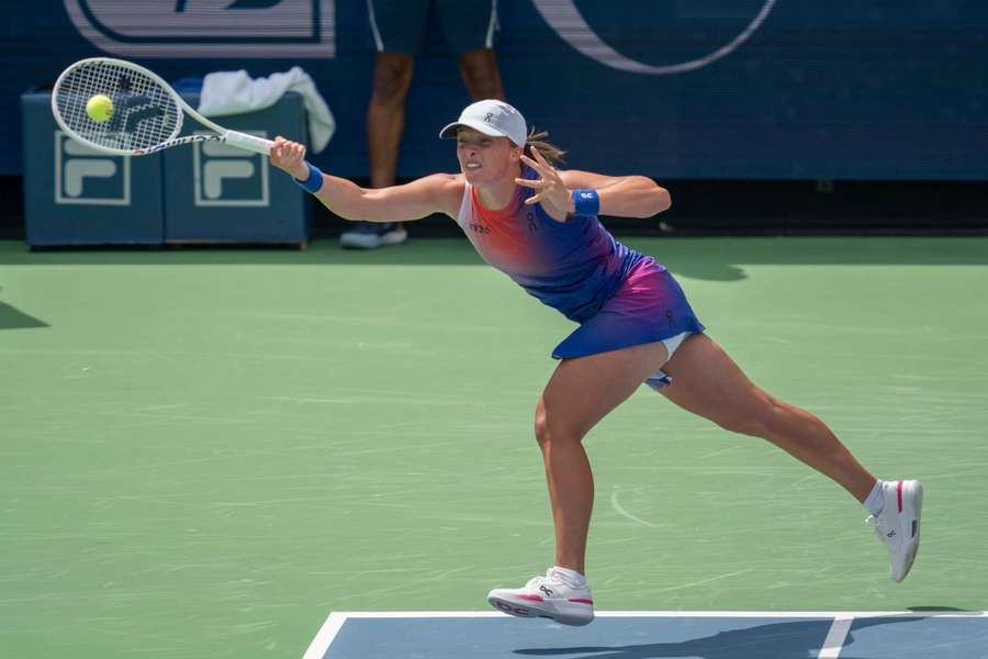 Iga Swiateková v akcii na Cincinnati Open.