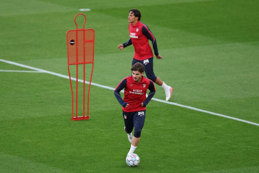 Julián Álvarez num treino do Atlético de Madrid Julián Álvarez num treino do Atlético de Madrid