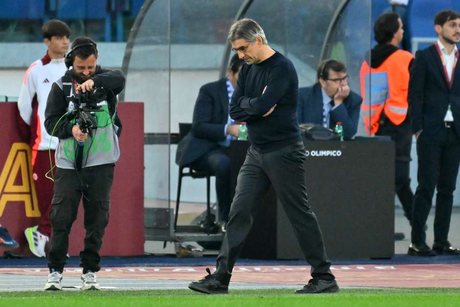 Ivan Juric disconsolate on the bench