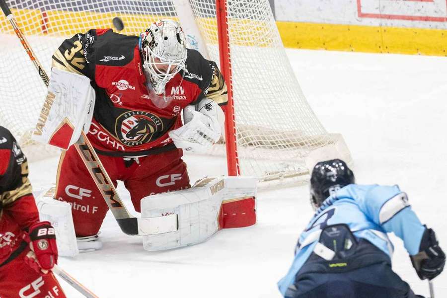 Janus sa vracia do Slovana.