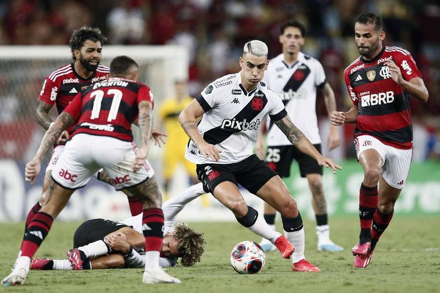 Vasco e Flamengo se encontraram pelo Brasileirão