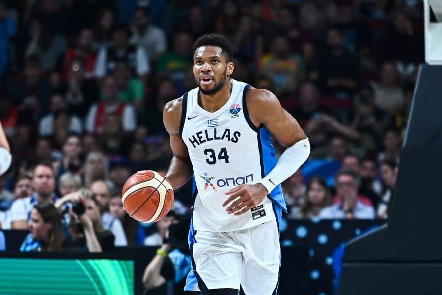 Giannis Antetokounmpo durante el Grecia-Finlandia