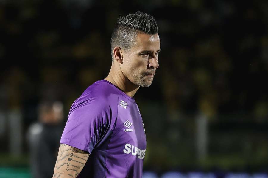 Fábio empata com Marcos Jr e entra no top 10 jogadores com mais partidas pelo Fluminense
