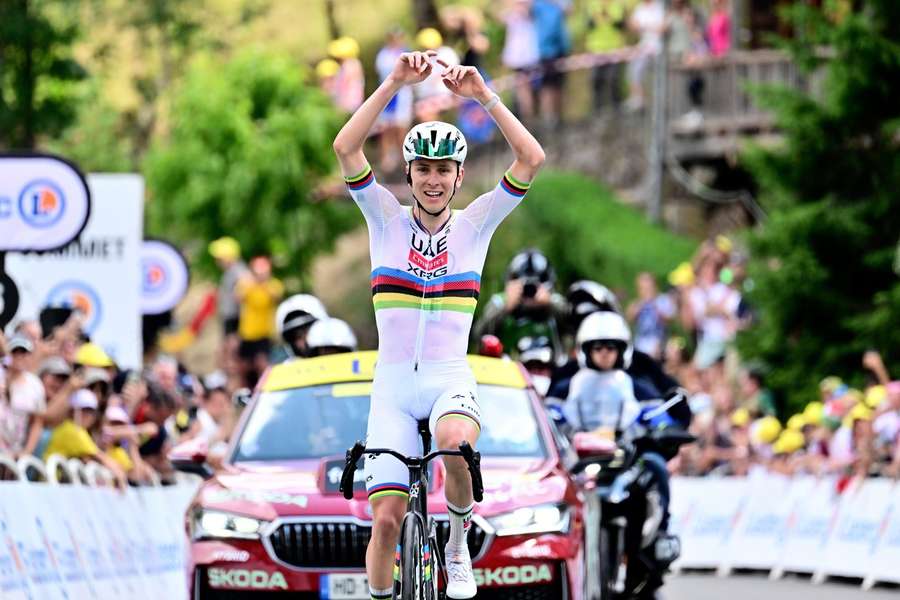 Tadej Pogacar conquistou sexta etapa do Tour após um ataque solitário de mais de 40 quilómetros Tadej Pogacar conquistou sexta etapa do Tour após um ataque solitário de mais de 40 quilómetros