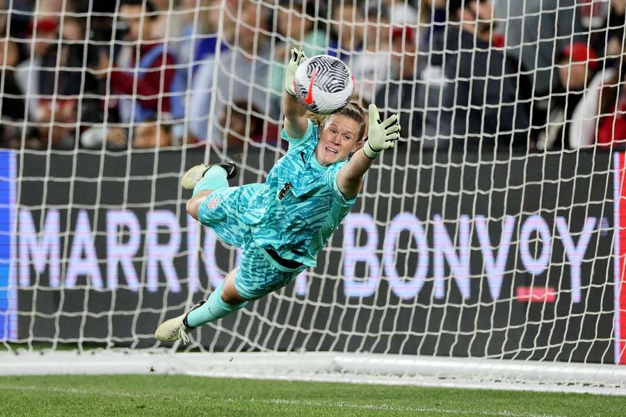 Alyssa Naeher in action for the USA