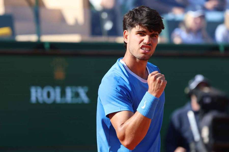 Carlos Alcaraz ajunge în sferturi la Monte Carlo Carlos Alcaraz ajunge în sferturi la Monte Carlo