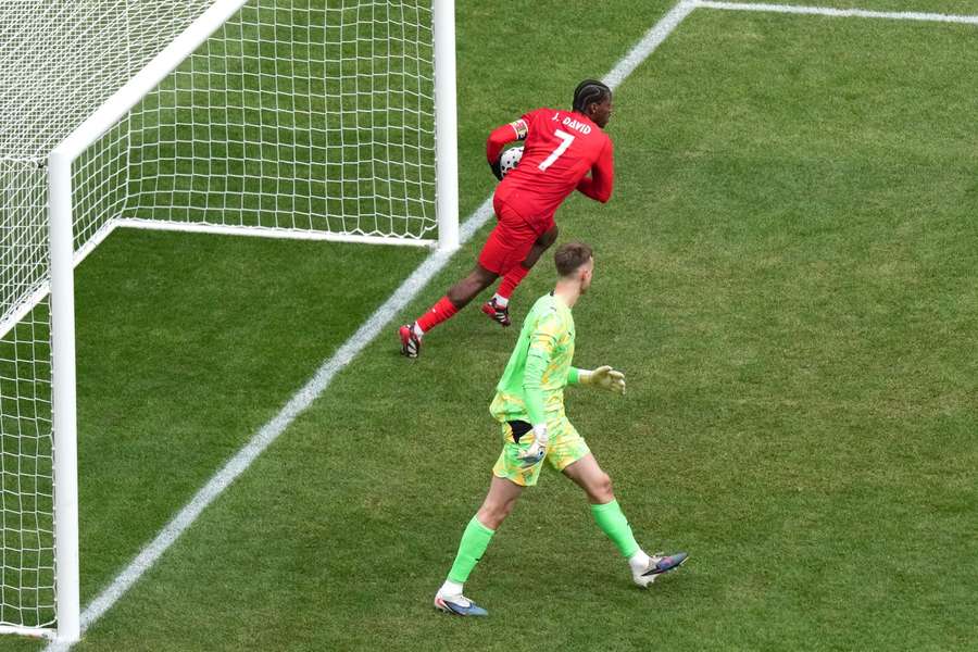 David proměnil proti Islandu dvě penalty.