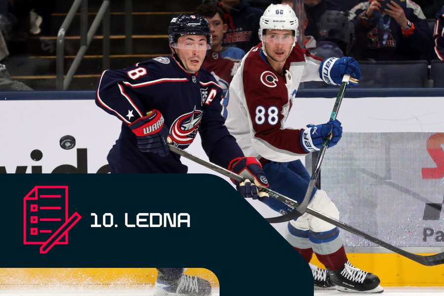 Martin Nečas (vpravo) v souboji s obráncem Columbusu Zachem Werenskim.