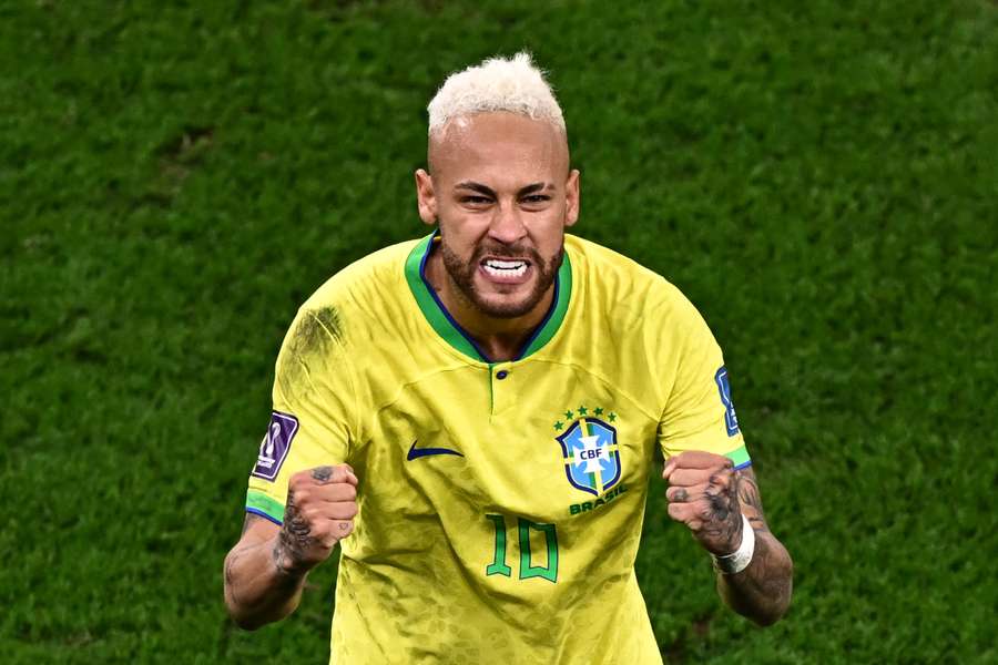 Neymar celebra un triunfo con Brasil