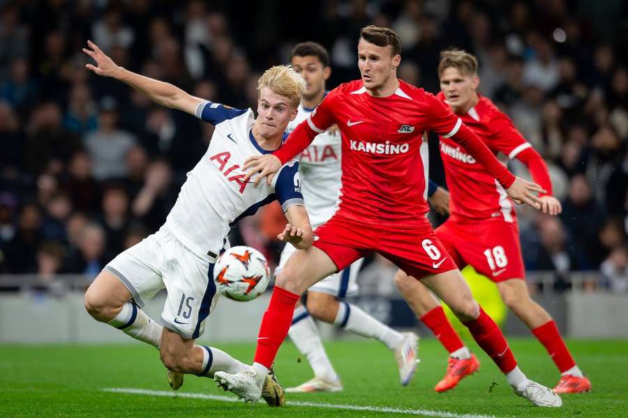 Spurs' Lucas Bergvall battling for the ball with Peer Koopmeiners of AZ