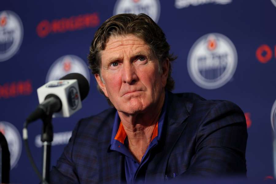 Mike Babcock je novým trenérem Edmontonu Oilers. Mike Babcock je novým trenérem Edmontonu Oilers.