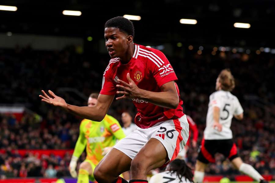  Un Chidozie Obi-Martin abătut în meciul Manchester United cu Fulham din Cupa Angliei 