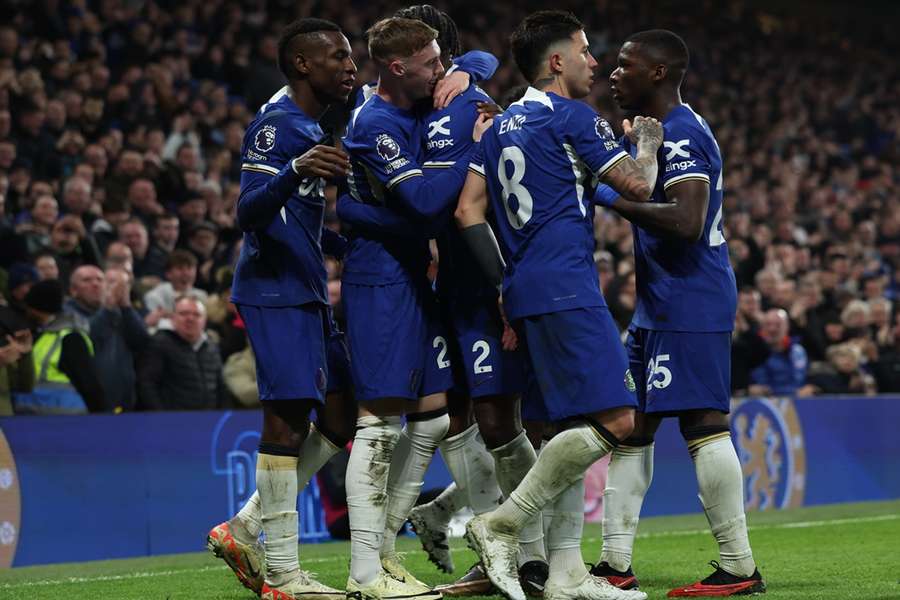 De spelers van Chelsea vieren de 2-1 in de thuiswedstrijd tegen Newcastle United