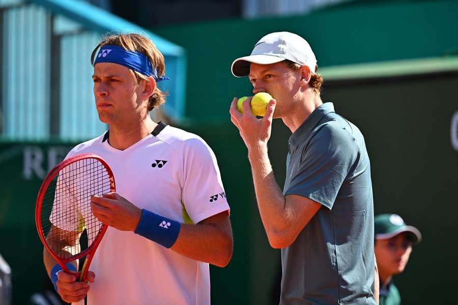 Zizu Bergs je deblovým parťákem Jannika Sinnera.