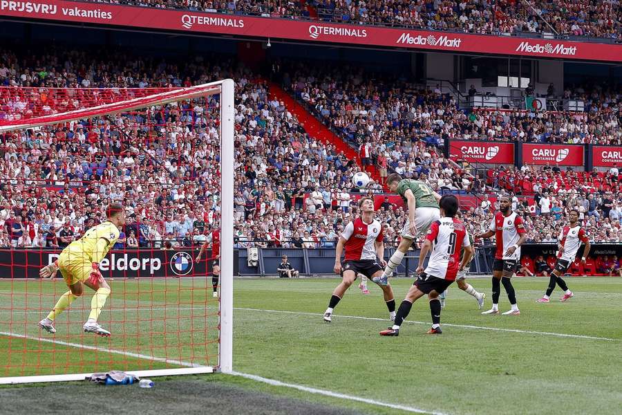 Stefan Ingi Sigurdarson scores the 2-2 against Feyenoord Stefan Ingi Sigurdarson scores the 2-2 against Feyenoord