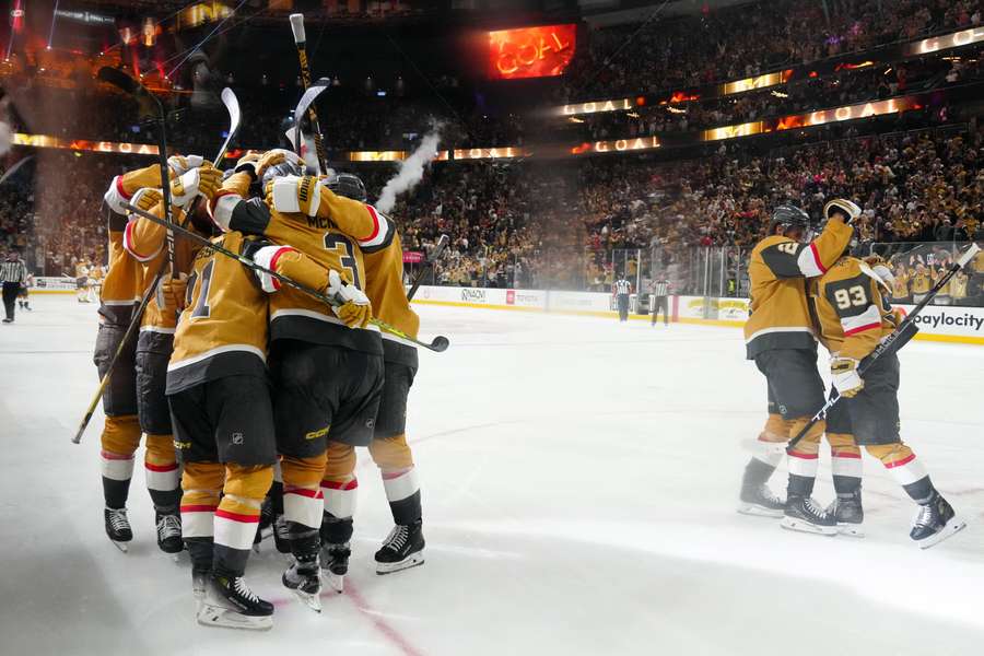 Kosmiczny mecz w NHL. Hat-trick w sześć minut, szalona pogoń i aż dwie dogrywki Kosmiczny mecz w NHL. Hat-trick w sześć minut, szalona pogoń i aż dwie dogrywki