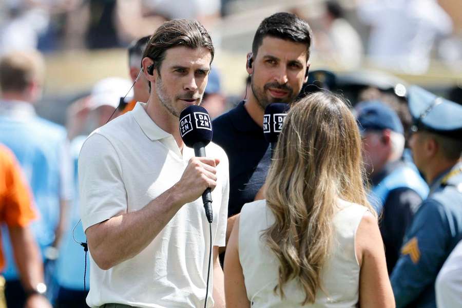 Bale (l.) als DAZN-Experte an der Seite von Khedira
