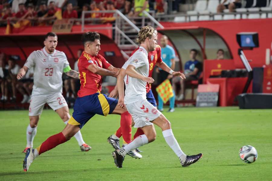 Hjulmand perante Zubimendi no Espanha-Dinamarca